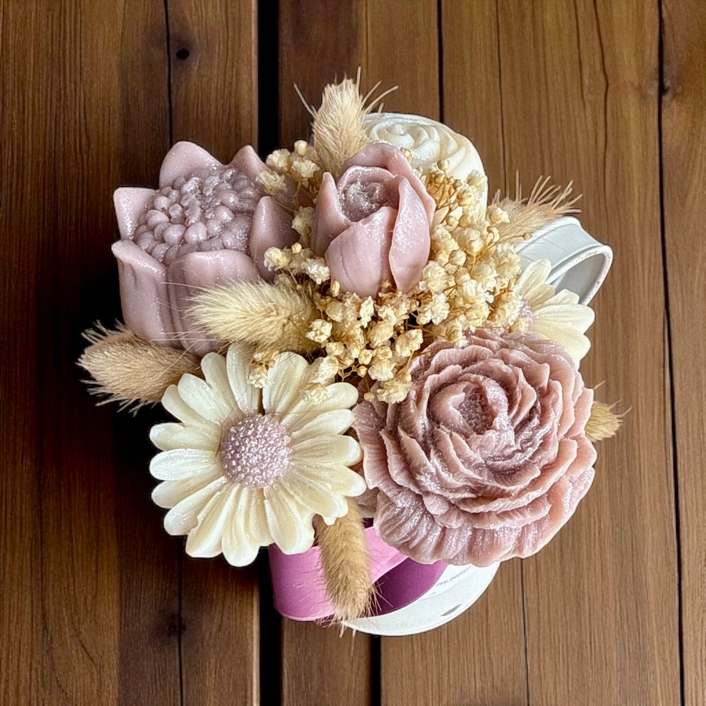 Charme Rustique en Fleurs violet et blanc