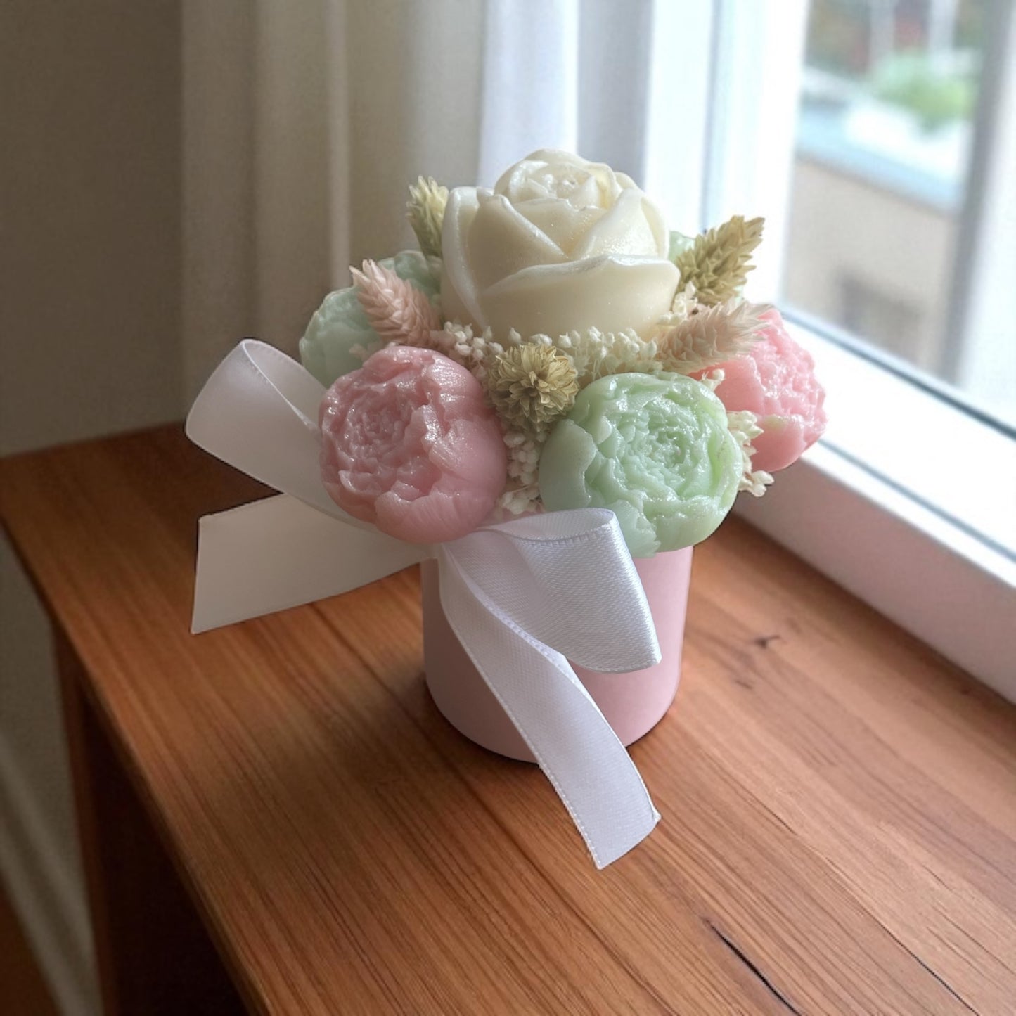Mini Bouquet “Éveil Pastel” / Taille du bouquet : environ 12-13 cm