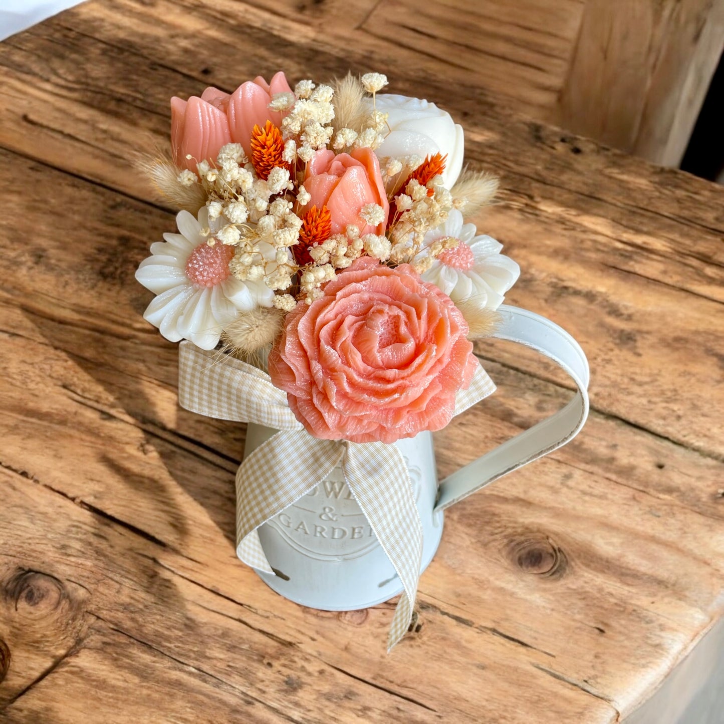 Charme Rustique en Fleurs orange et blanc