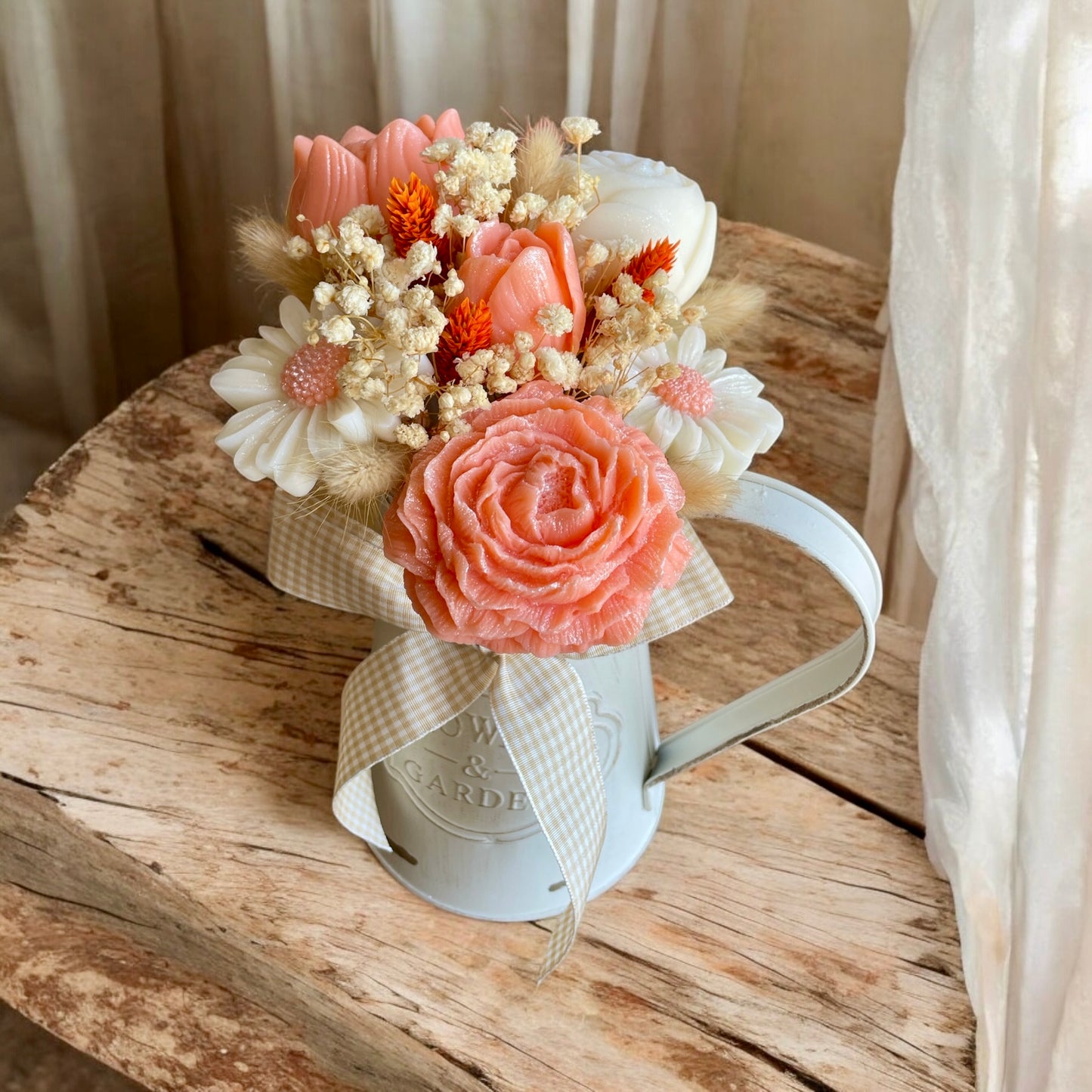 Charme Rustique en Fleurs orange et blanc