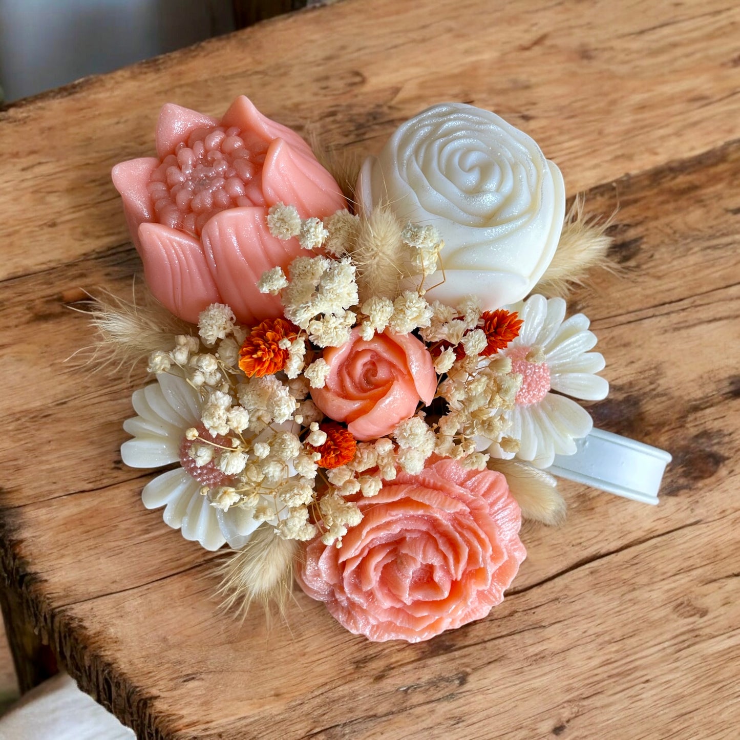 Charme Rustique en Fleurs orange et blanc