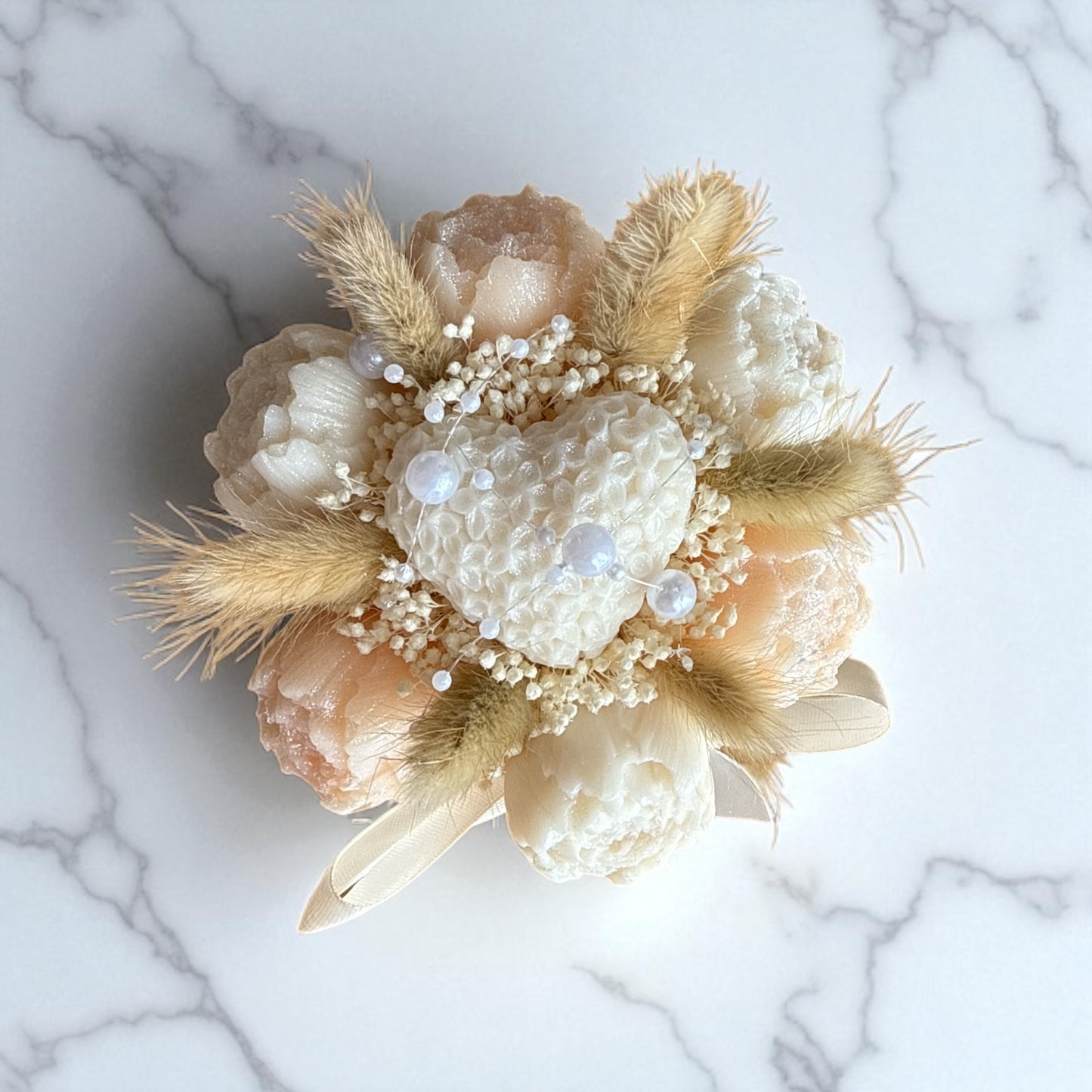 Mini Bouquet “L’Élégance d’un Jour” / Taille du bouquet : environ 12-13 cm