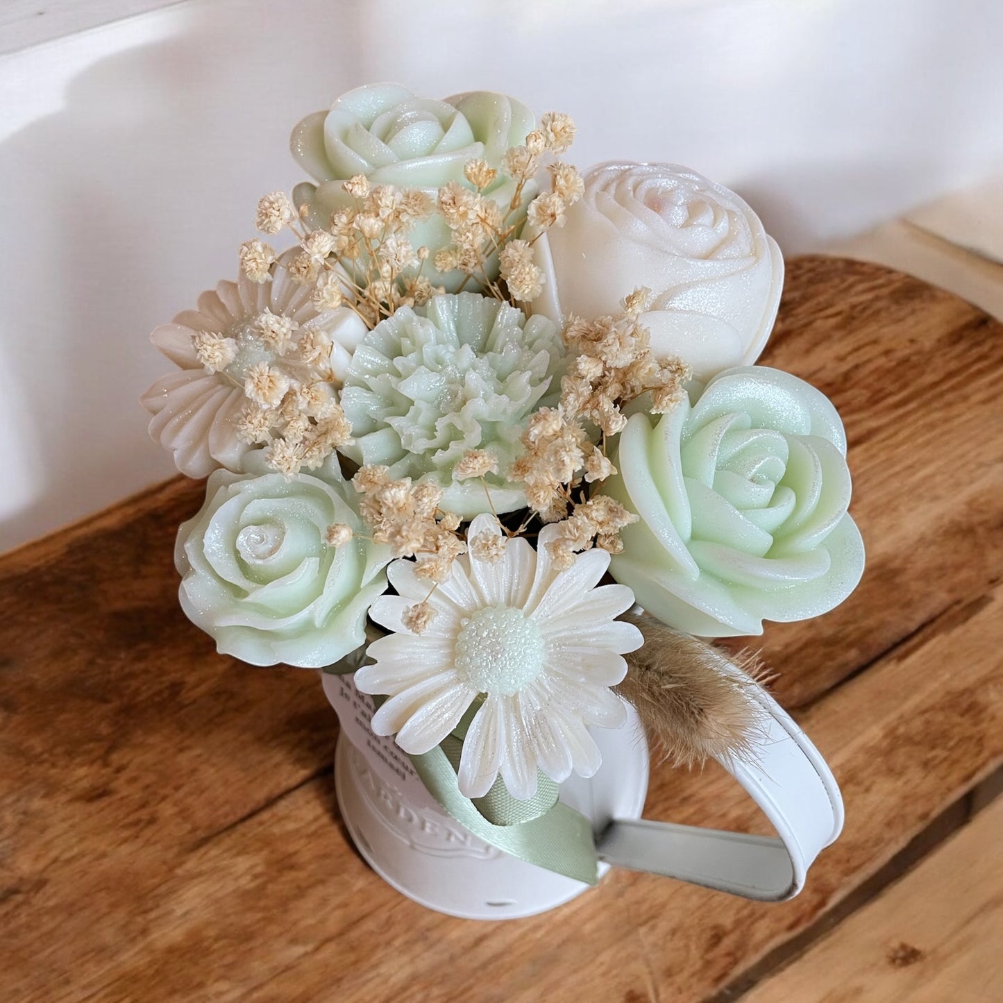 Charme Rustique en Fleurs vert très clair