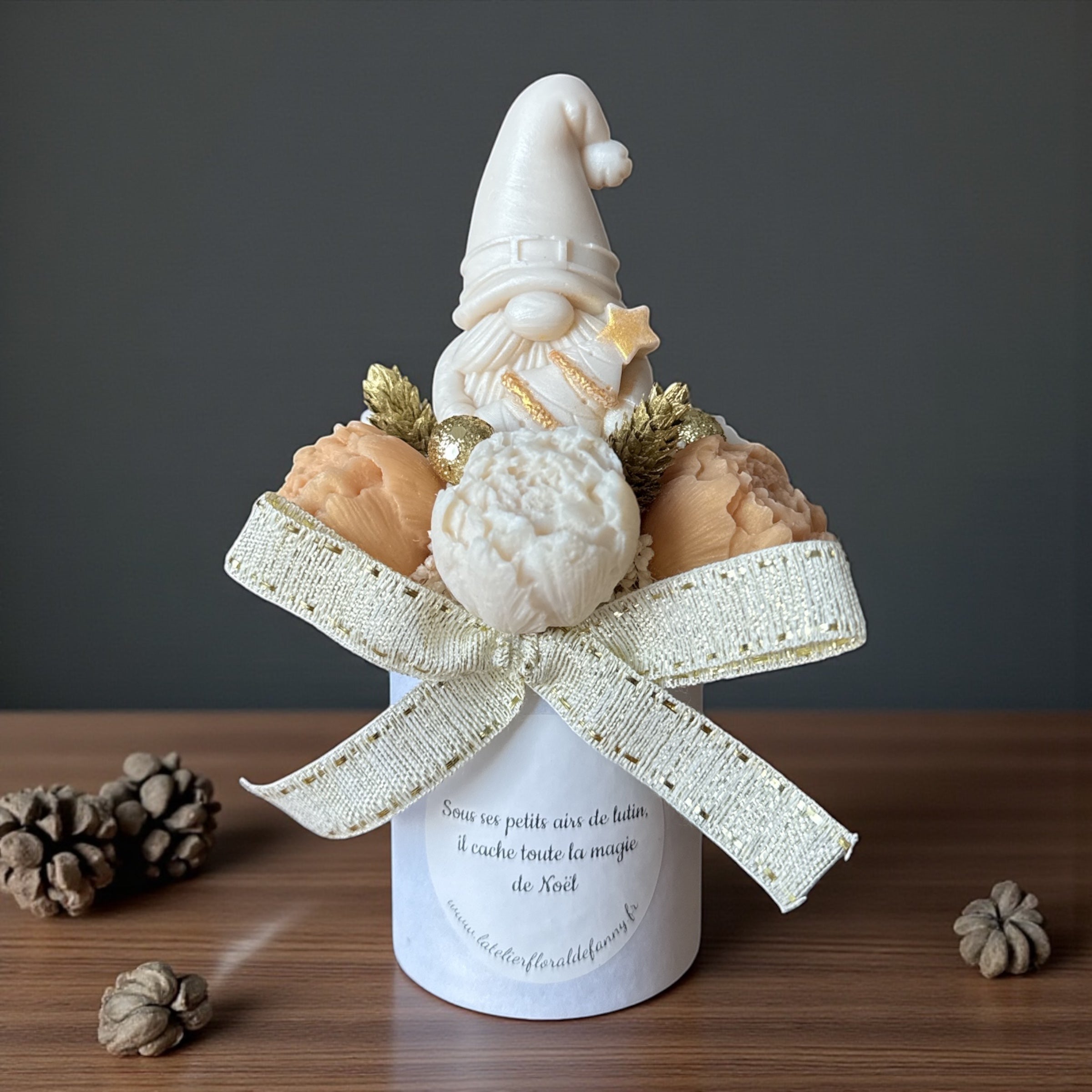 Mini Bouquet Lutin Blanc & Doré – Magie et Douceur de Noël 🎄✨