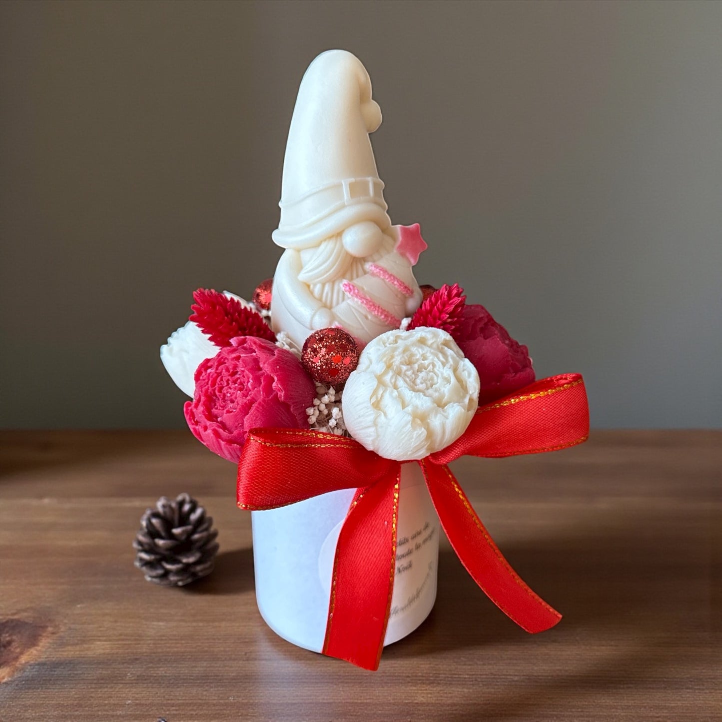 Mini Bouquet Lutin Blanc & Rouge – Magie et Douceur de Noël 🎄✨