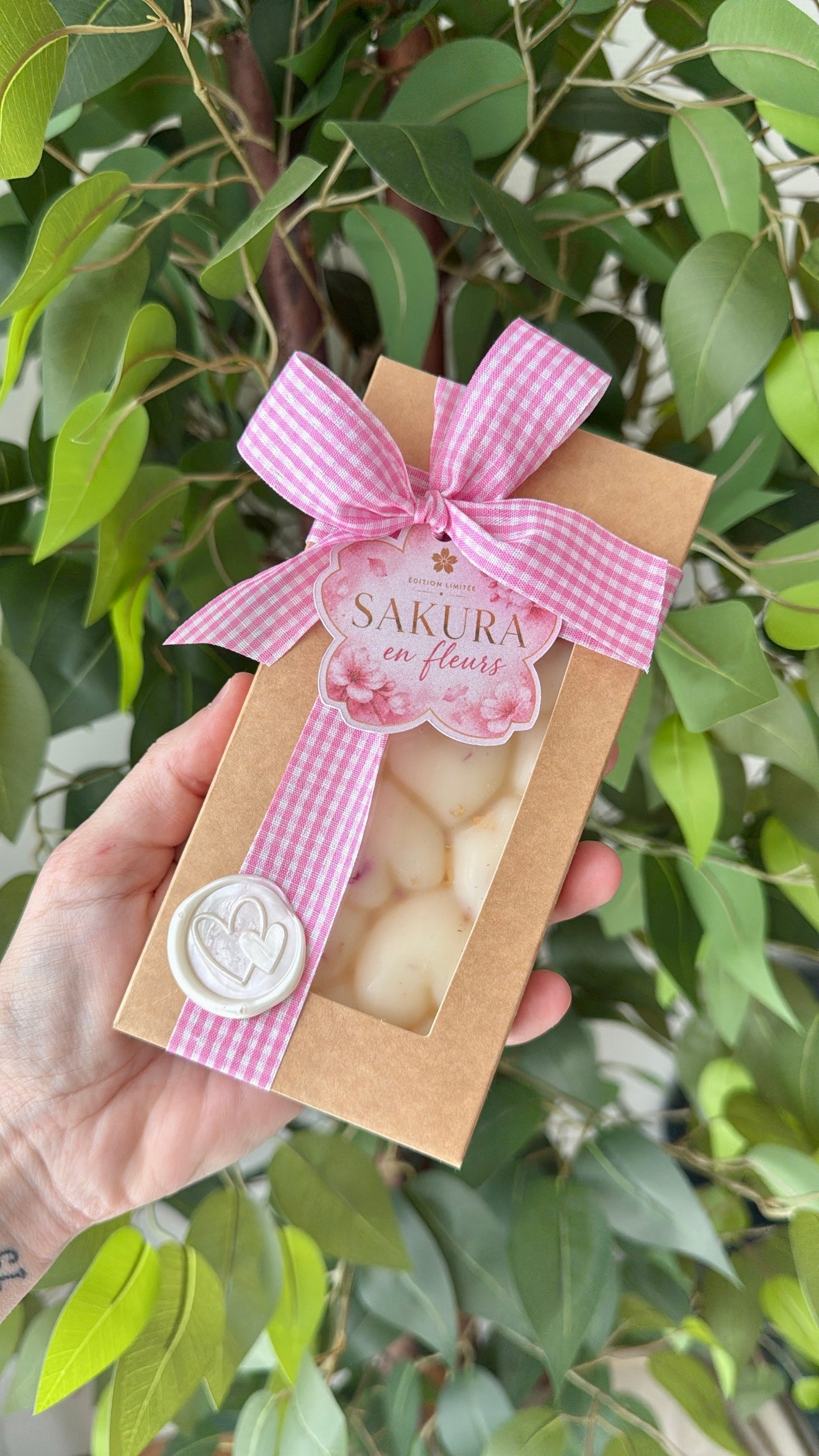CONCOURS SPÉCIAL ÉTÉ | Tablette fondante inspirée d'un célèbre parfum japonais aux fleurs de cerisier