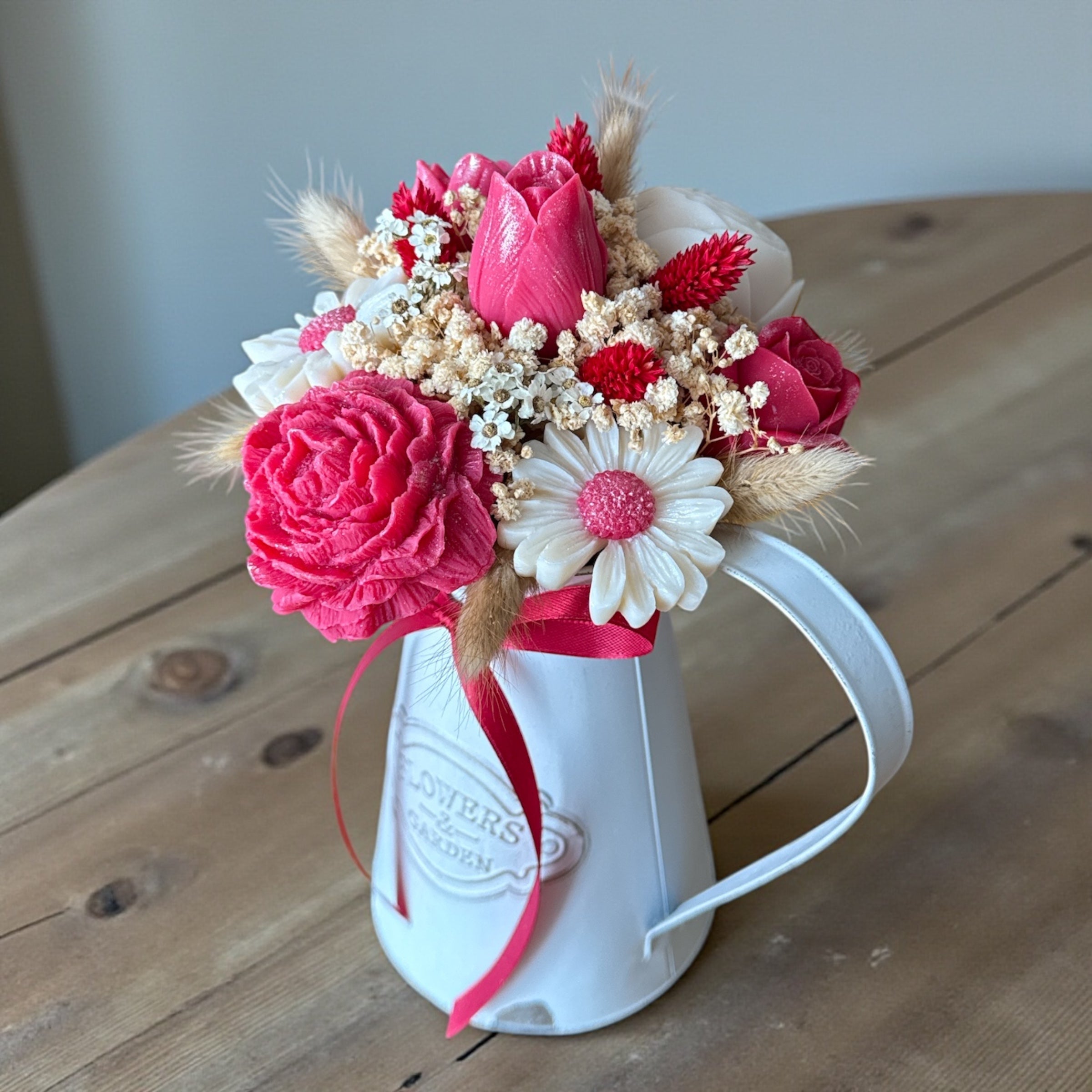 Bouquet Vintage en Pichet (Rouge passion et Blanc)