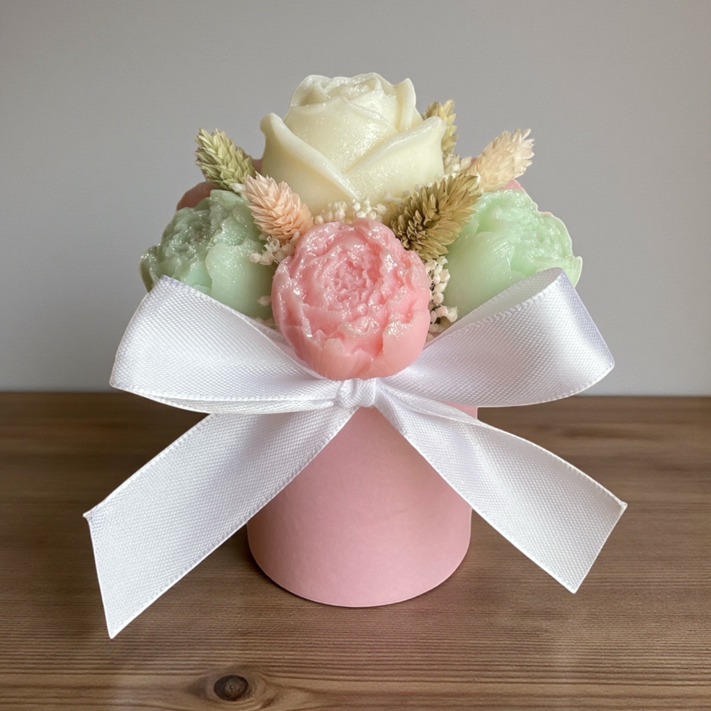 Mini Bouquet “Éveil Pastel” / Taille du bouquet : environ 12-13 cm