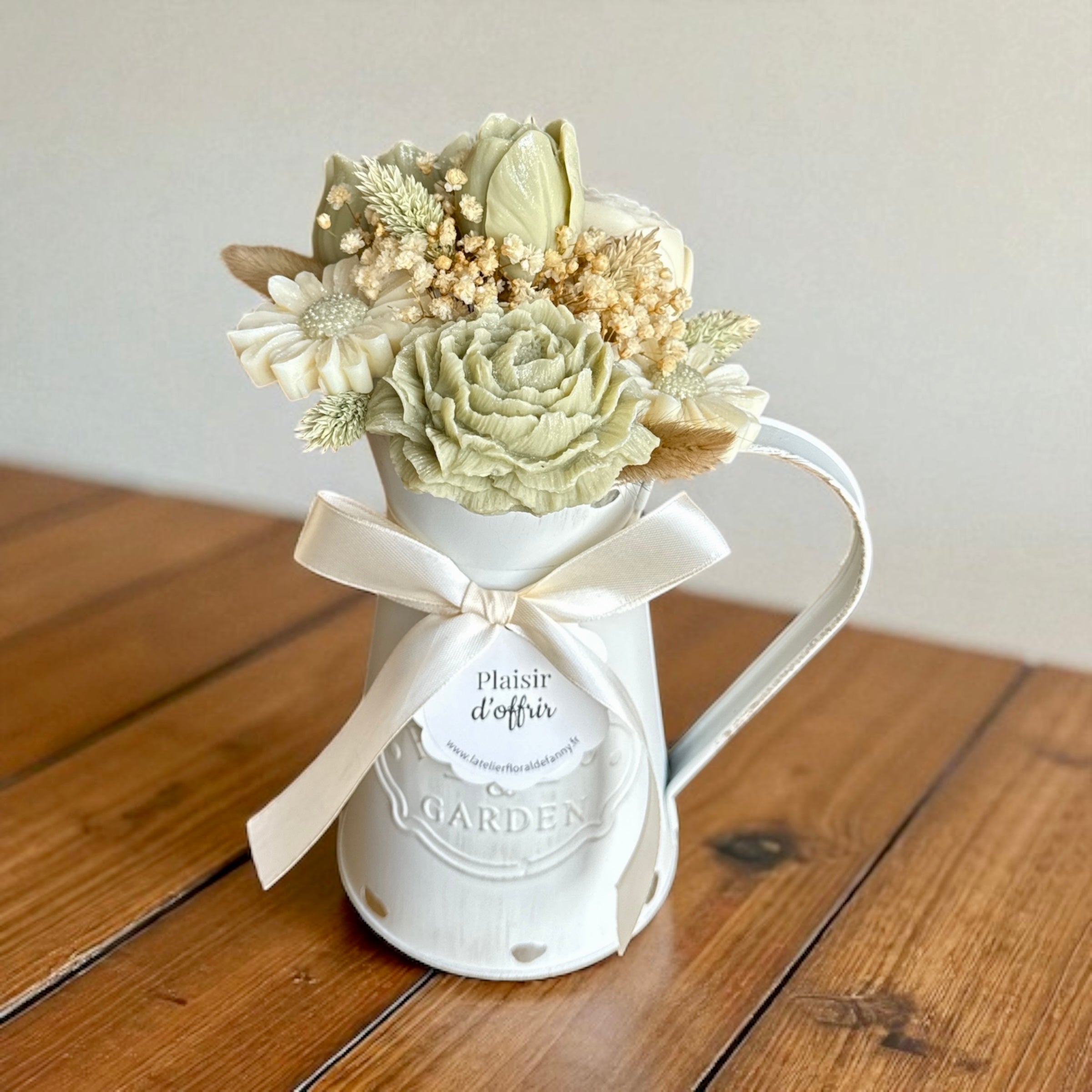 Charme Rustique en Fleurs olive et blanc