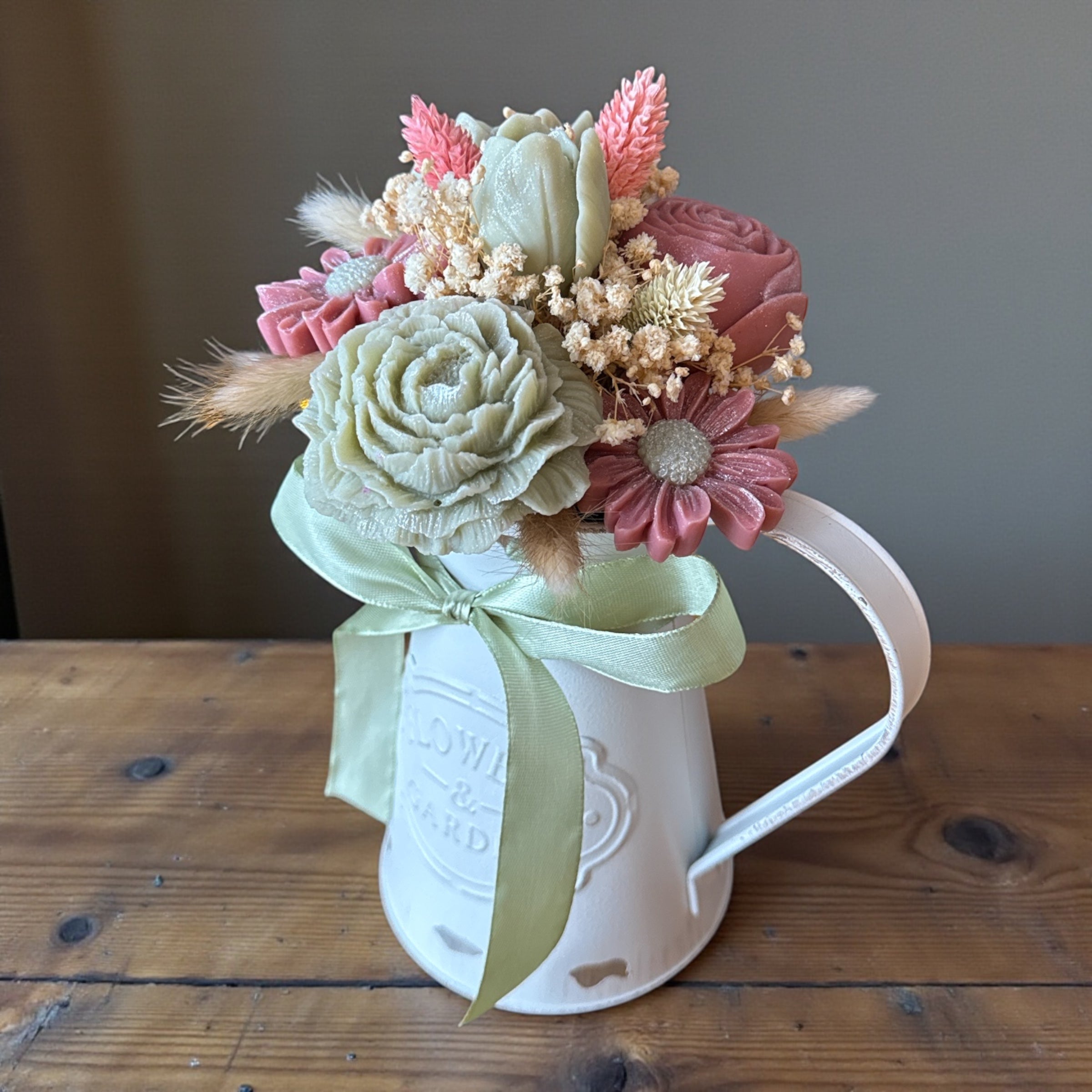Charme Rustique en Fleurs rose et vert