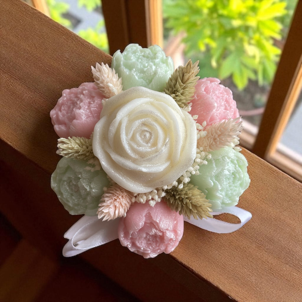 Mini Bouquet “Éveil Pastel” / Taille du bouquet : environ 12-13 cm