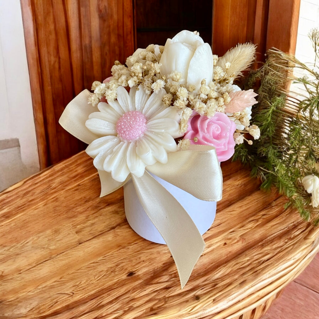 Mini Bouquet “Poésie Florale Rose” / Taille du bouquet : environ 12-13 cm