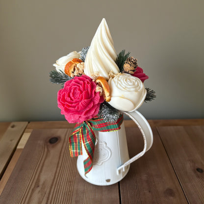 Bouquet de Noël – Douceur d’Hiver dans son Arrosoir Gris