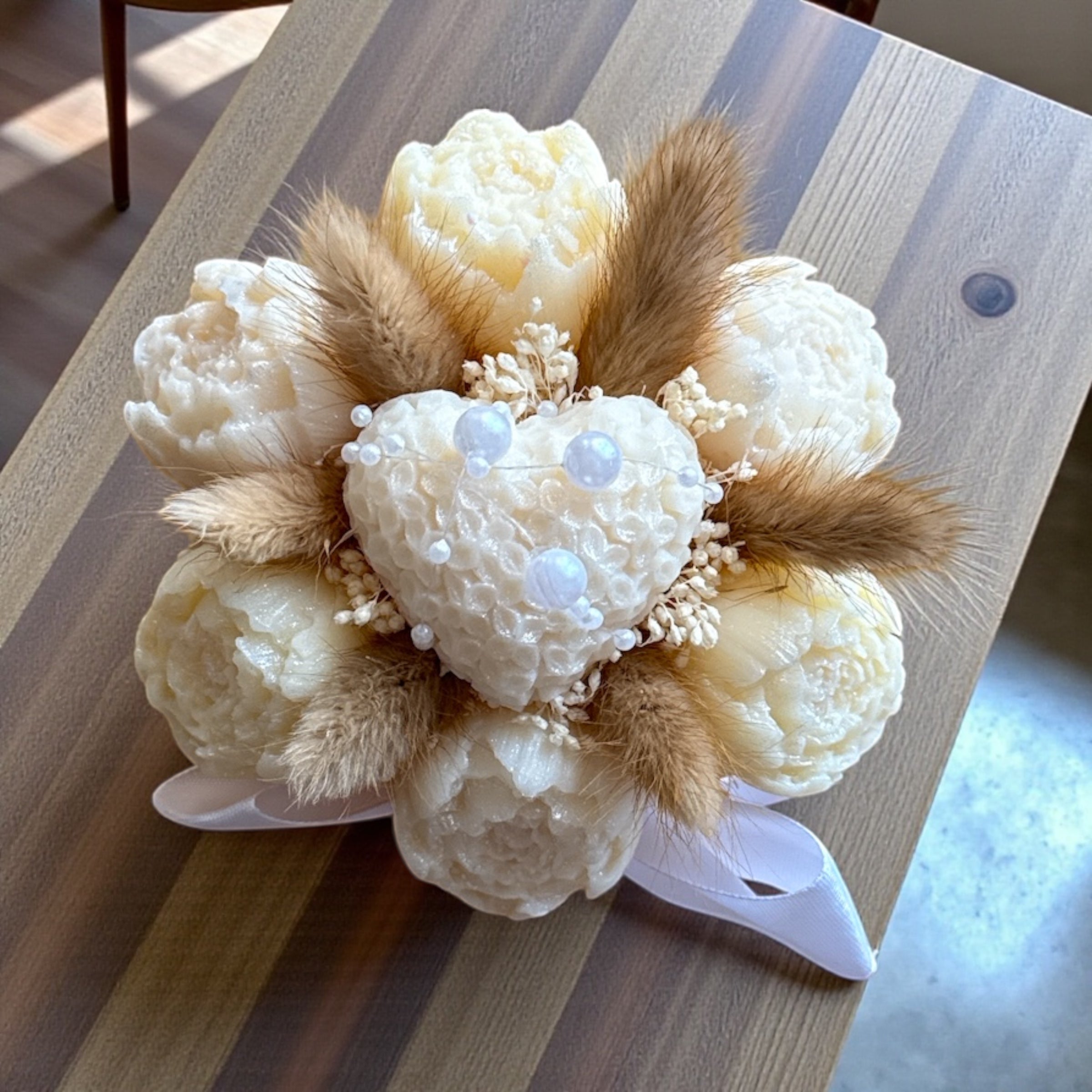 Mini Bouquet “L’Élégance d’un Jour” / Taille du bouquet : environ 12-13 cm