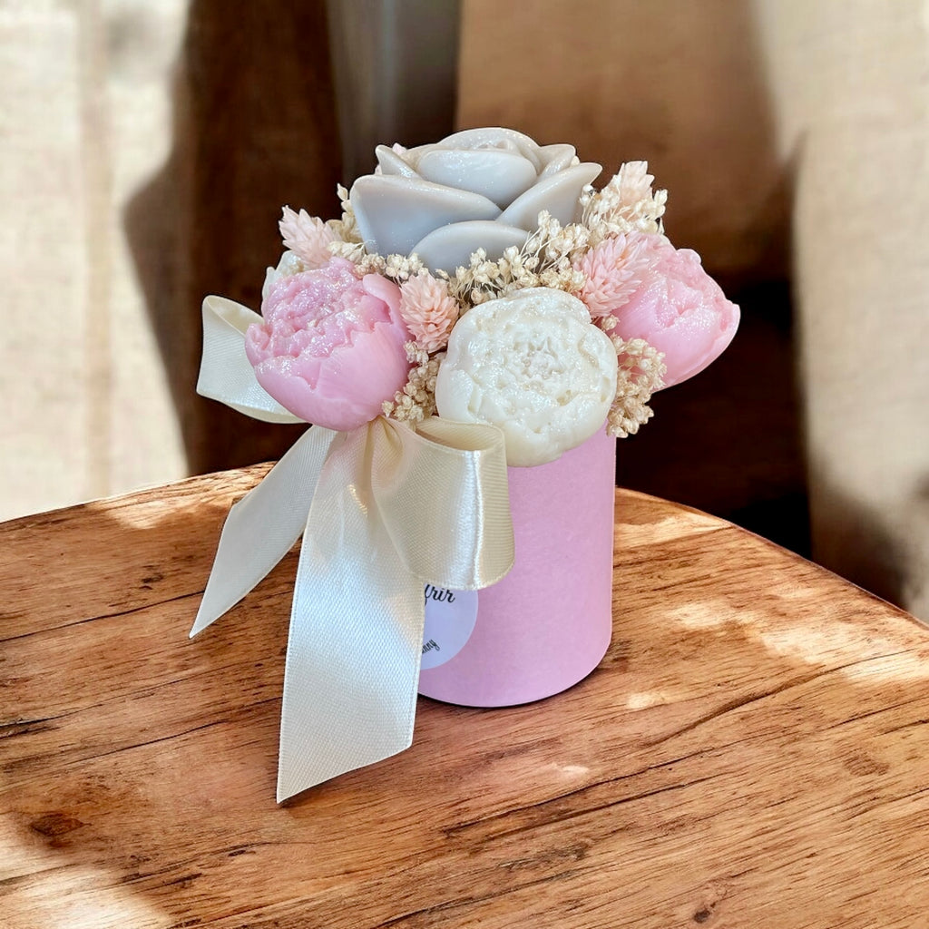 Mini Bouquet “Éclat de Tendresse” / Taille du bouquet : environ 12-13 cm