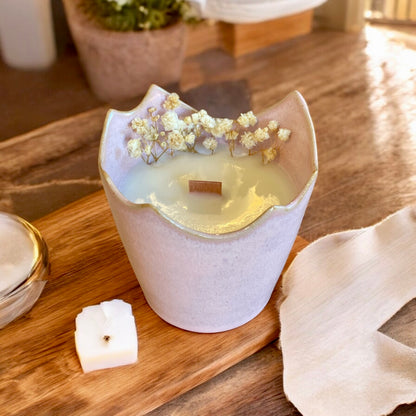 Éclat Rose – Bougie Céramique Tournée à la Main « Fleur d'oranger »